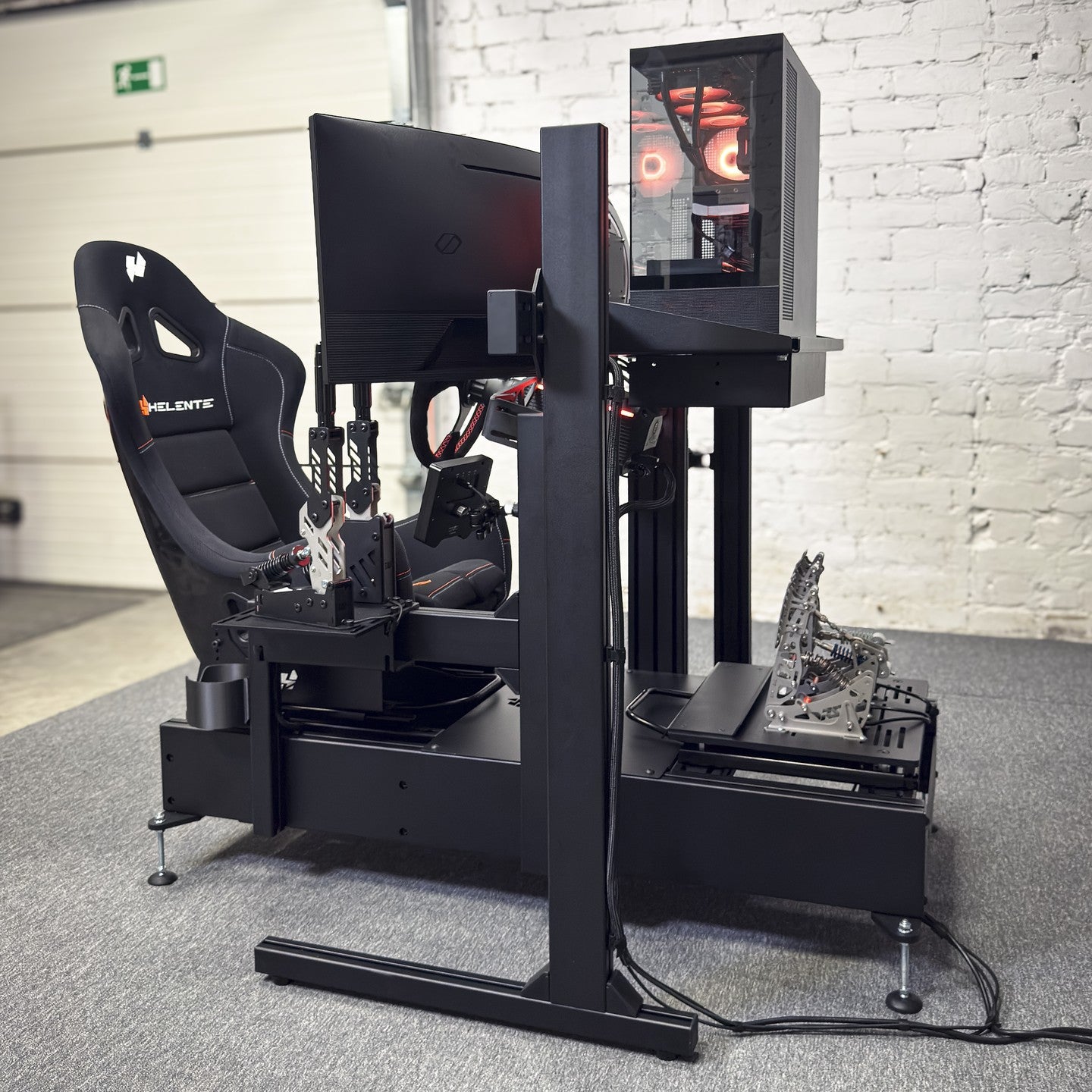 Helente CORE sacīkšu simulators