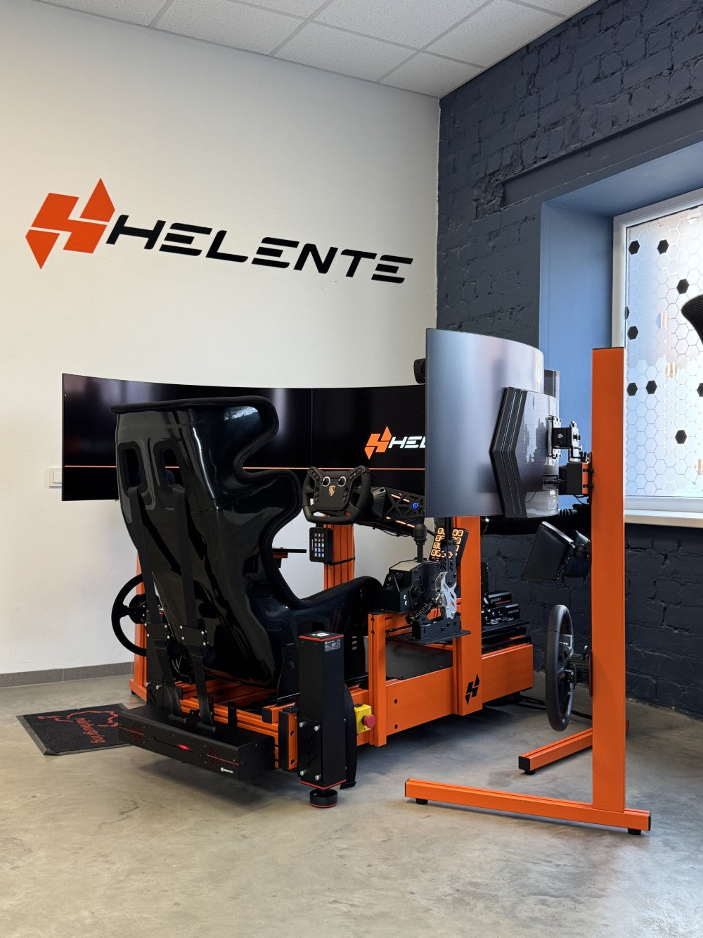 HELENTE “HX” Turnkey Simulator