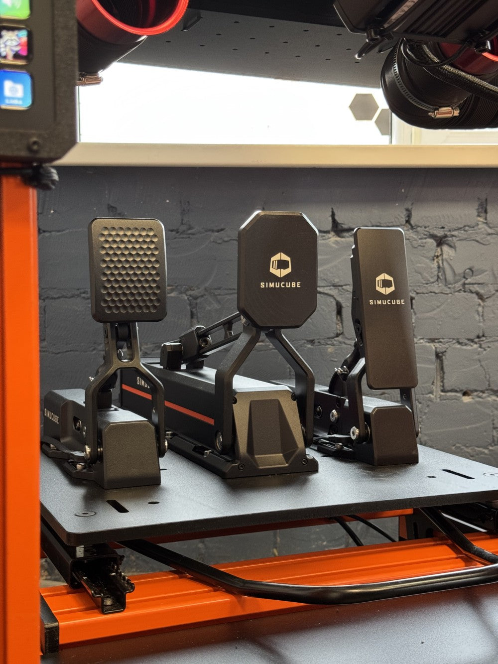 HELENTE “HX” Turnkey Simulator